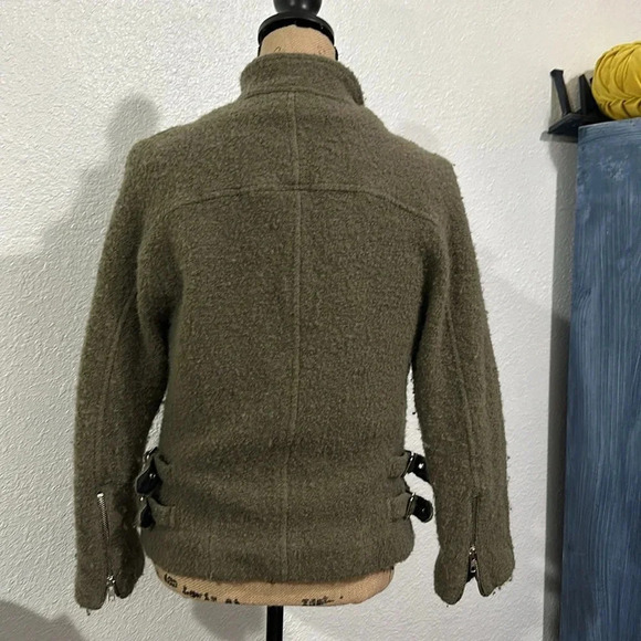 Zara Woman Trendy
Small Coat - Picture 5 of 13